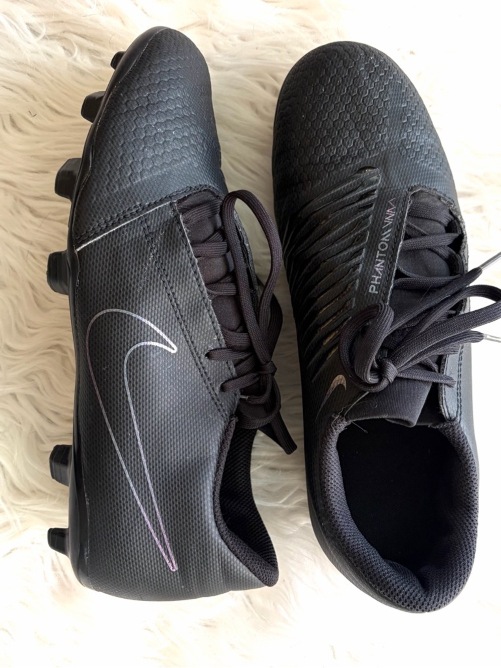 NikePhantom Venom Black Soccer Cleats Subtle Iridescent Swoosh women’s 7